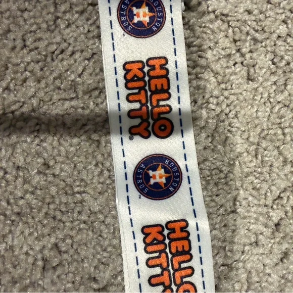 Astros Hello Kitty Crossbody - Picture 3 of 3